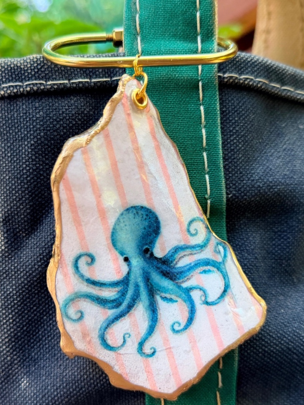 Beautiful Octopus Oyster Shell Tote Bag Charm – Great for Women or Kids/Teens!